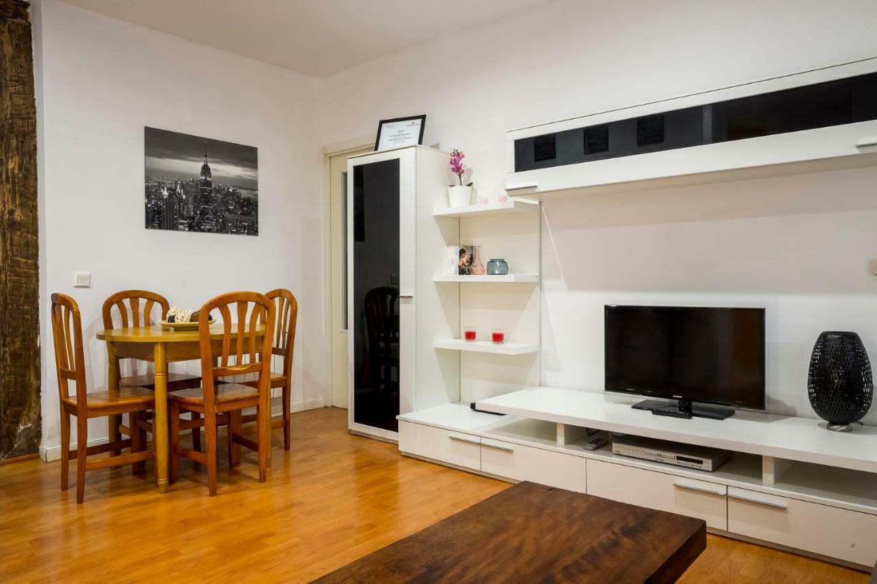 Apartmán Colegiata Madrid Exteriér fotografie